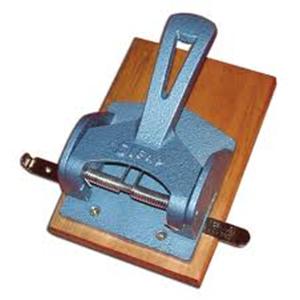 Perforadora OTA (101) base de madera